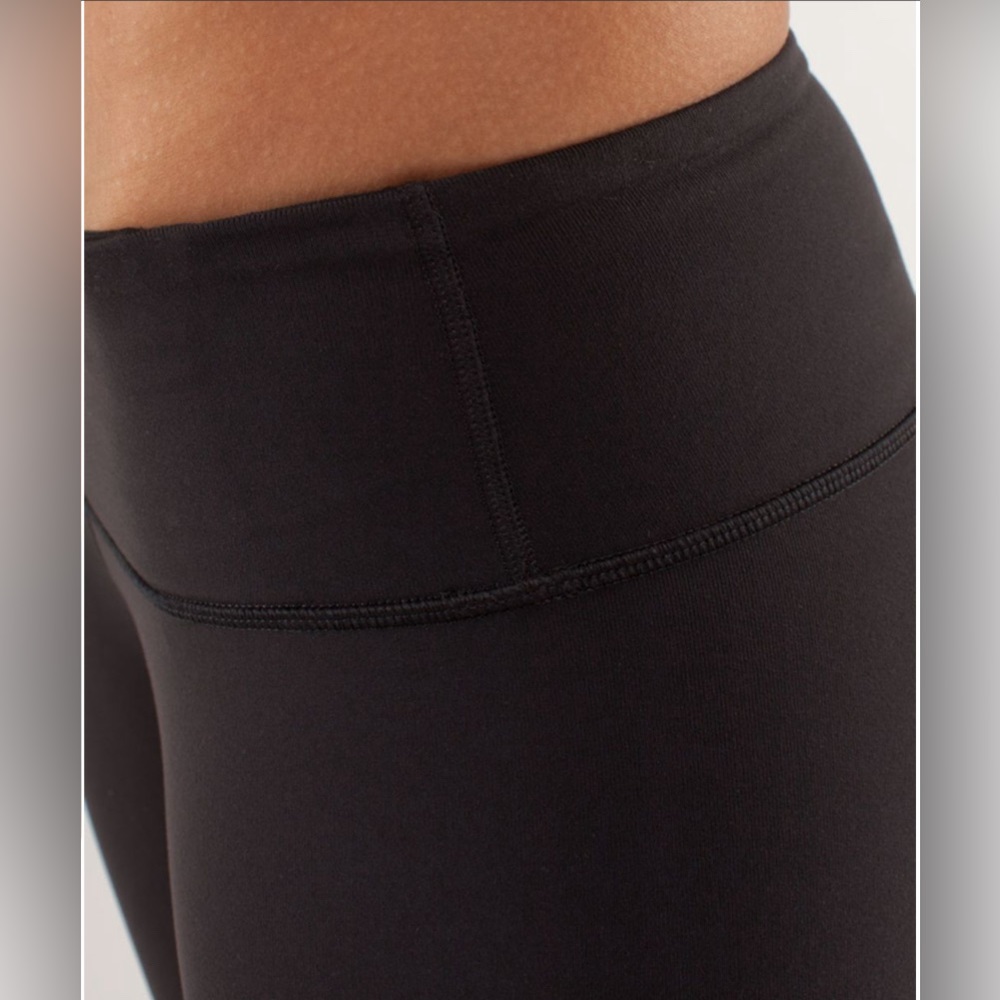 Lululemon Wunder Under Crop
Black/SIZE-2/Material: Full-On® Luxtreme - Picture 5 of 6